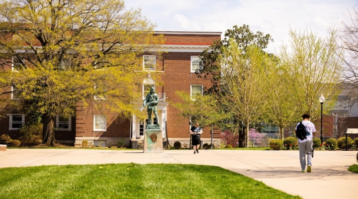 Daniel Boone Statue outside of the Keen Johnson building. 